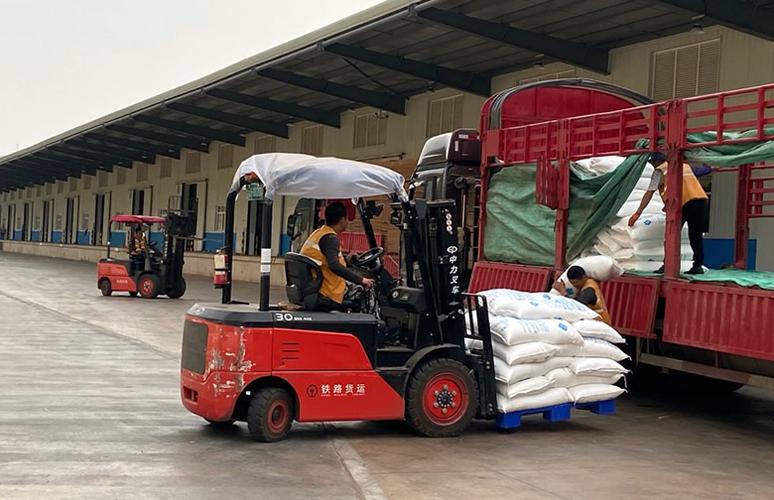 云南鐵路四月裝卸車創(chuàng)歷史新高 發(fā)送食糖增量明顯